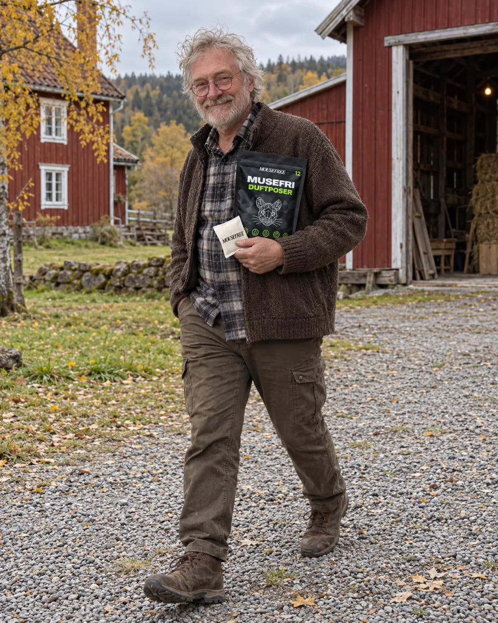 Professor Lindstrøm foran gården sin